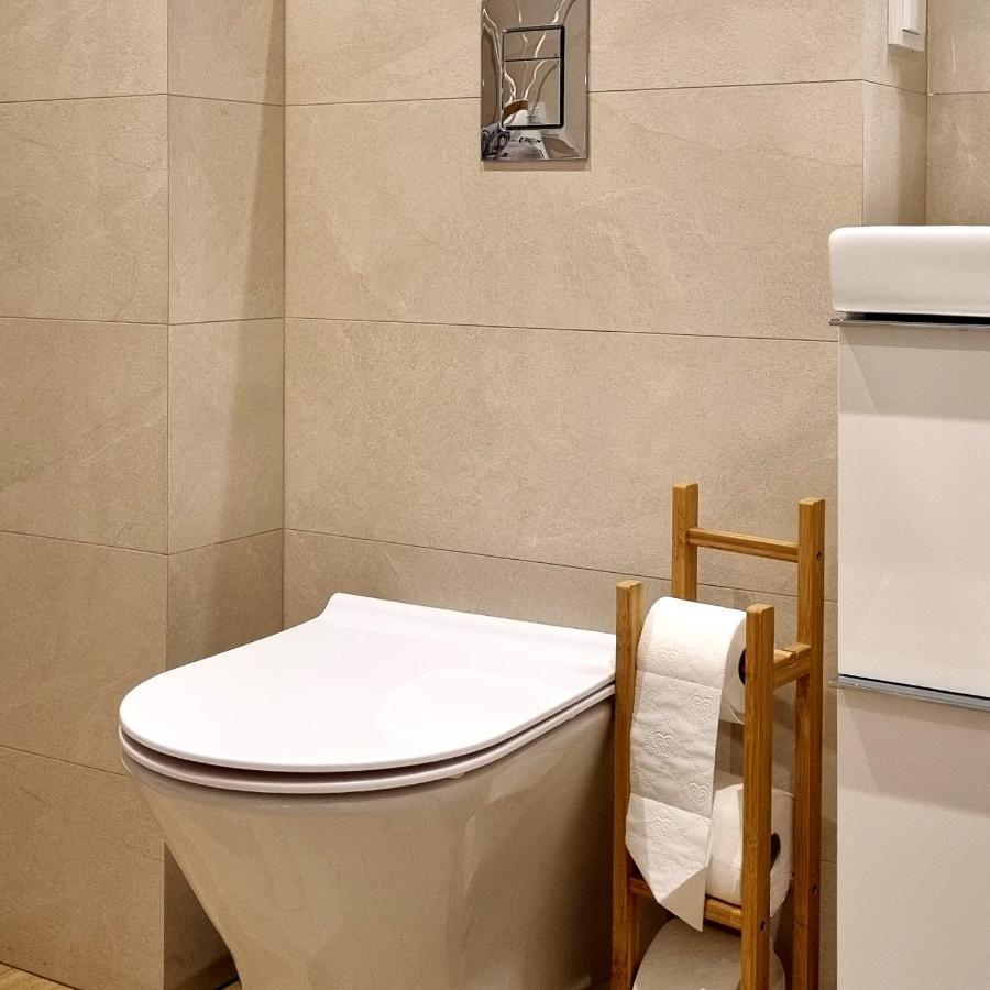 Apple Apartments - Wroblewskiego Prywatne Miejsce Parkingowe Łódź Buitenkant foto